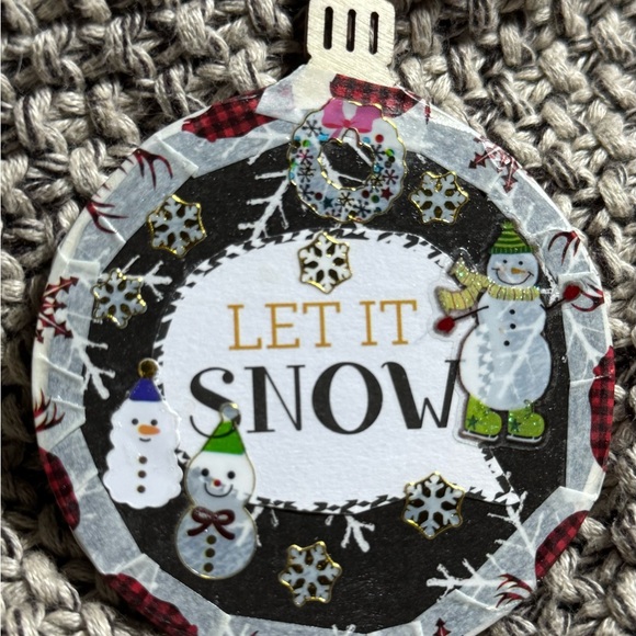 A Set of 4 New Unique Handmade 2.75”x2.75” Wooden Christmas Tree Ornaments $32 - Picture 7 of 12